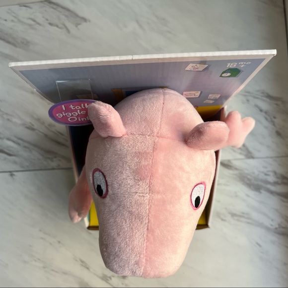 NEW Peppa Pig Hug N' Oink 12" Talking Plush - Picture 6 of 12